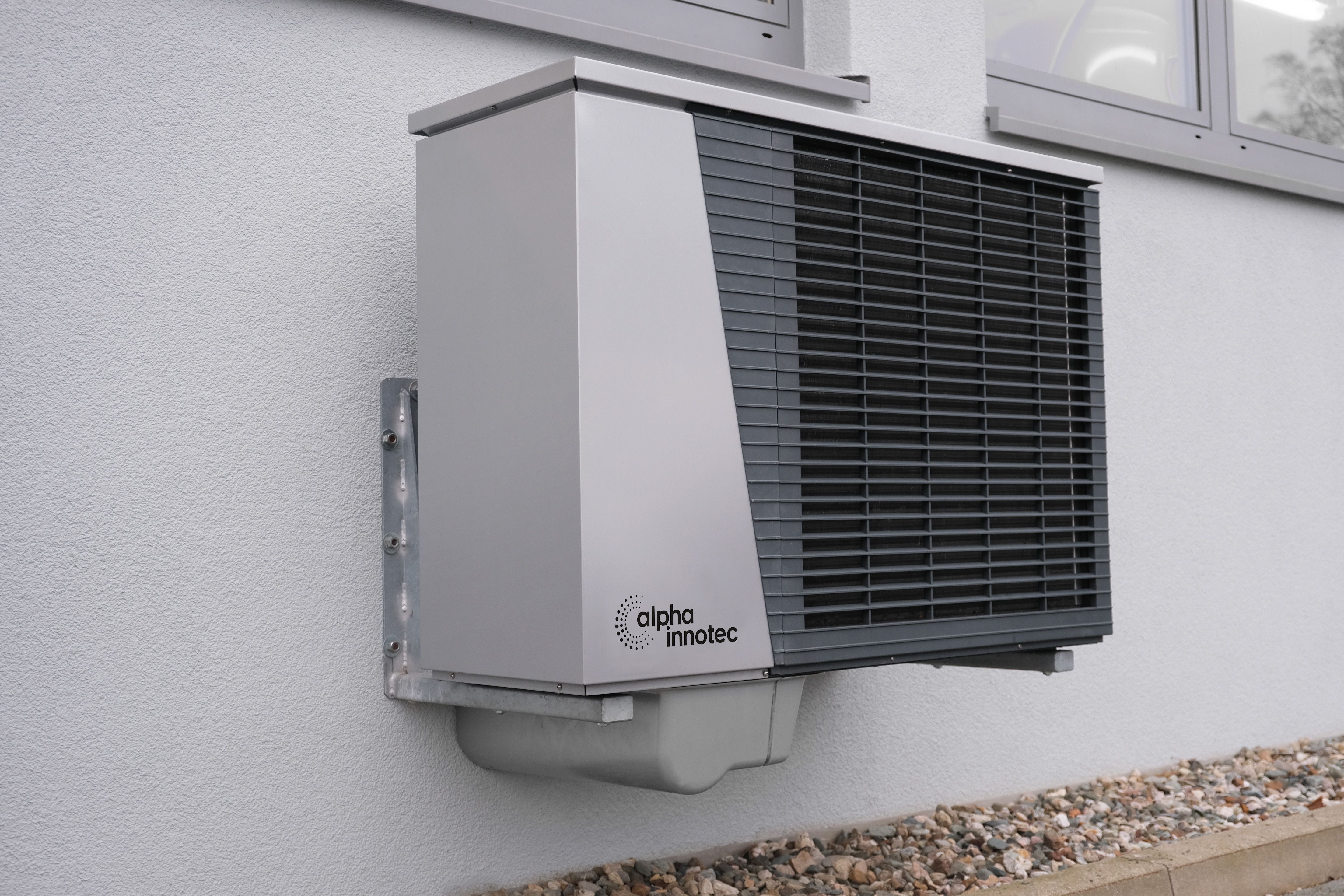 Global Open Type Heat Pump Market: Key Drivers and Emerging Trends