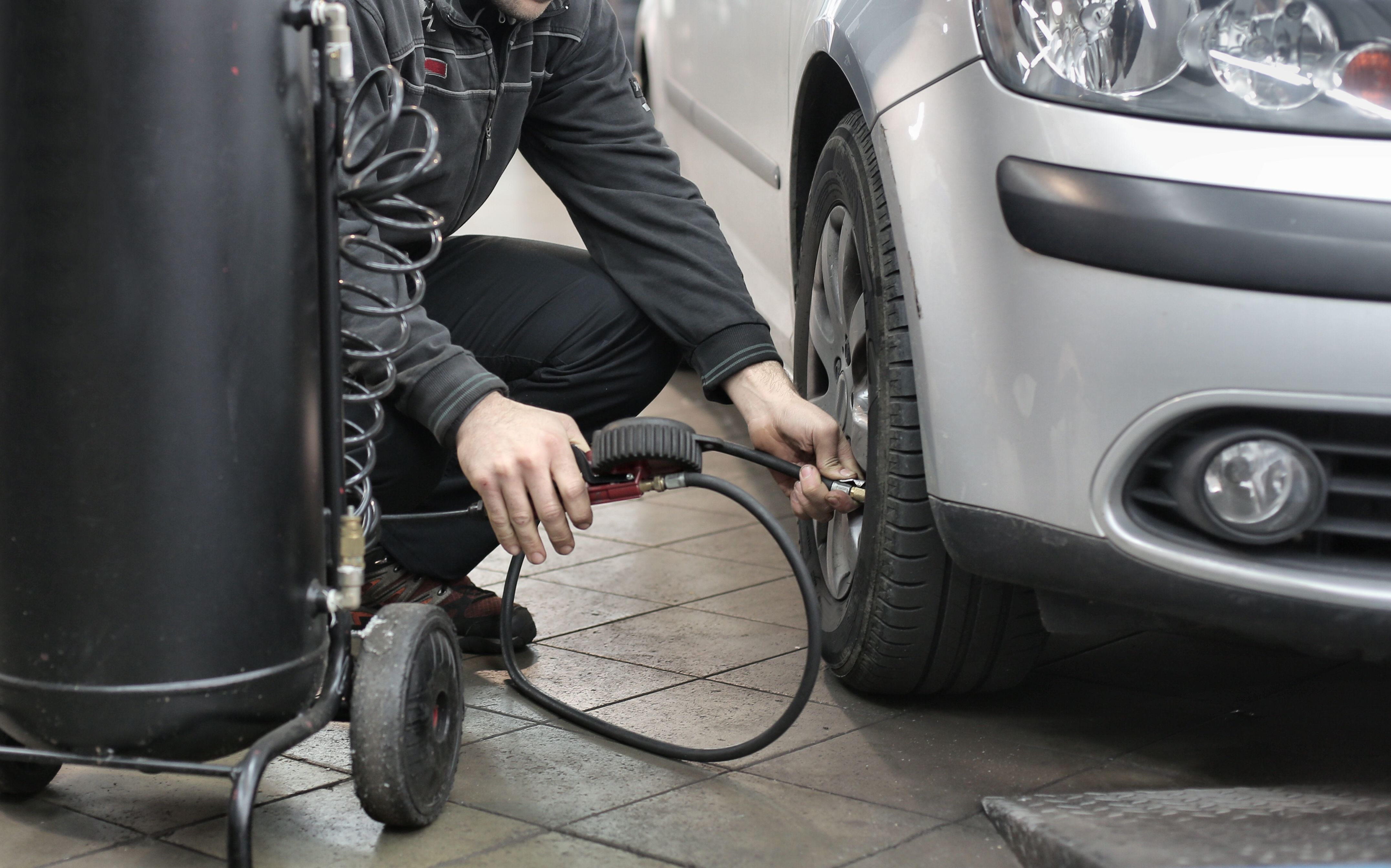 Tyre Inflators Market Size, Share, Growth and Forecast
